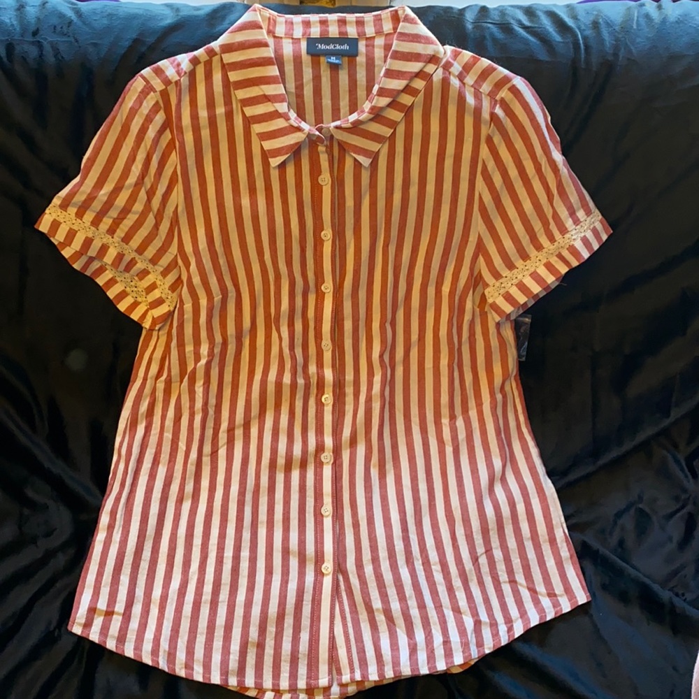 ModCloth Short Sleeve Button Down Shirt